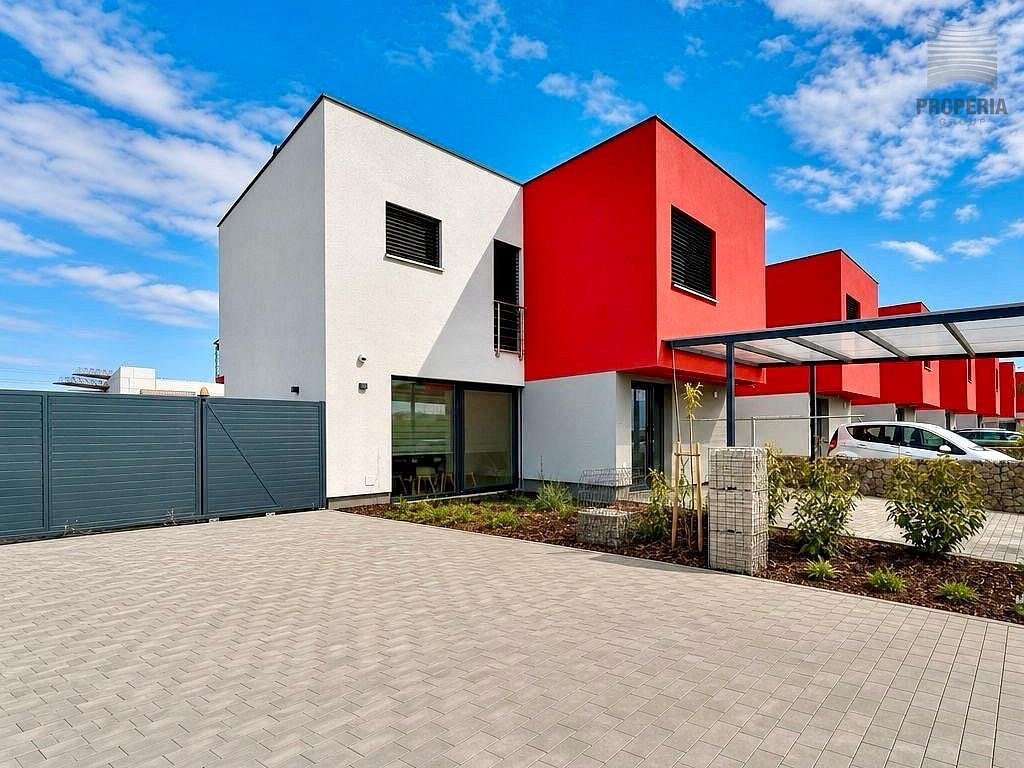 Dům 5 a více pokojů 269 m² Na Štěpnici, Rosice, okres Brno-venkov